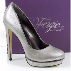 Fergie Nicki Studded Platform Heels Dress Pump Graphite Grey Size 7